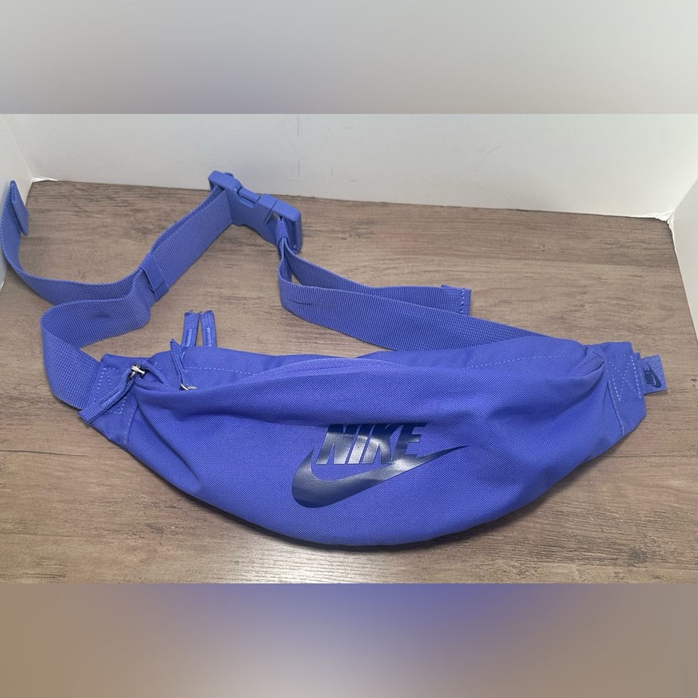 Nike Blue Heritage Fanny Pack‎ Hip Waist Belt Crossbody NWOT.